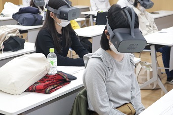 調理師専門学校では日本初！ＶＲを活用した教育の実証実験を始めました！