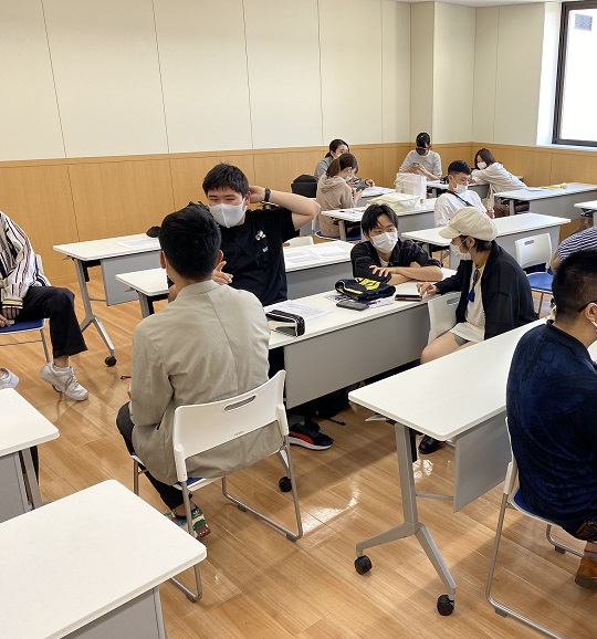 学生同士のディスカッション