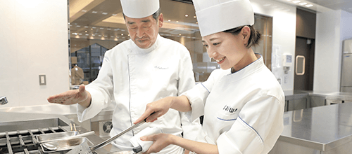 日本料理・西洋料理の基礎から応用、専門料理までじっくり学ぶ